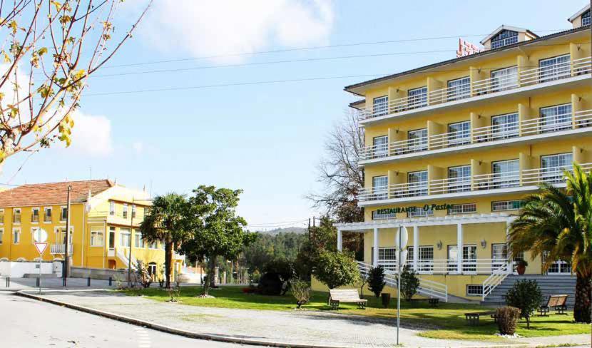 Hotel Montemuro Castro Daire Buitenkant foto