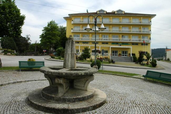 Hotel Montemuro Castro Daire Buitenkant foto
